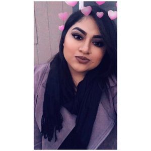 Meet your Posher, Daniela